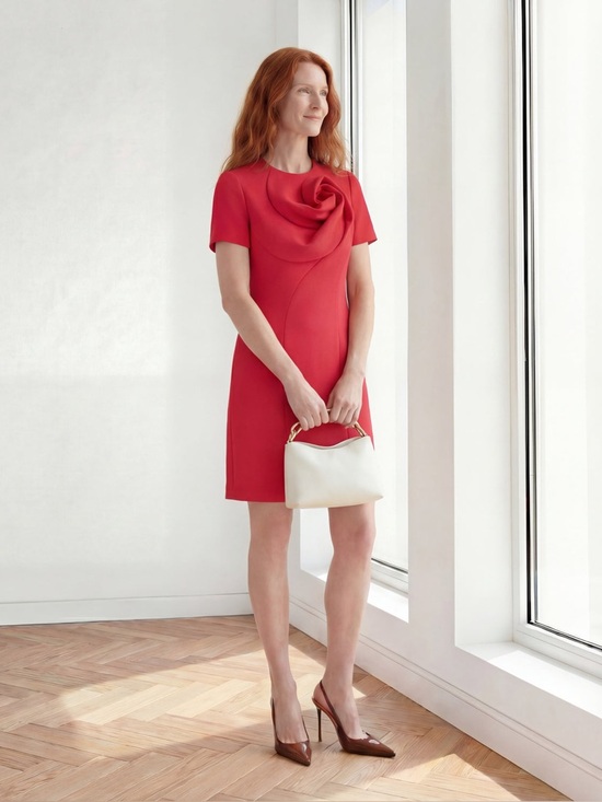 🌹 Sculptural Rose Red Cocktail Dress NWT BAESIC Signature Shift M - Picture 4 of 10